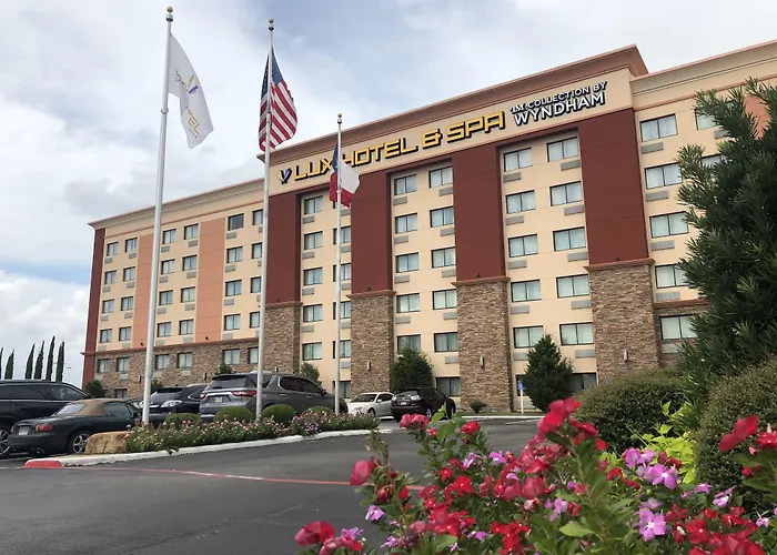 Lux Hotel & Spa